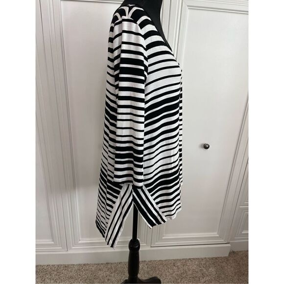 Chico's Women's Black & White Striped‎ High-Low Hem Tunic Tee Size 1 - Picture 3 of 6